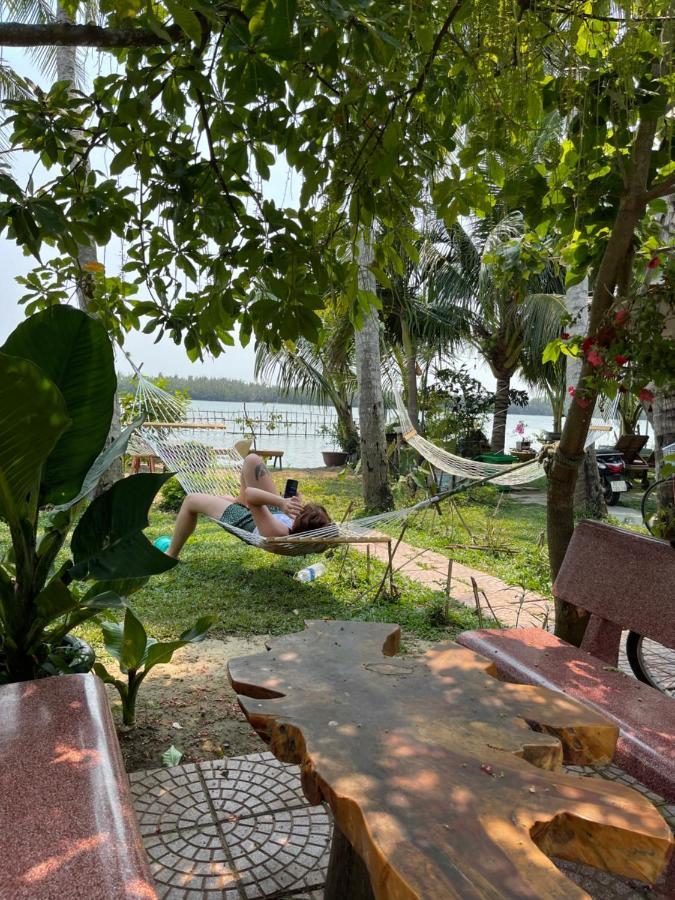 Coral Riverside Homestay & Hostel Hoi An Exterior foto